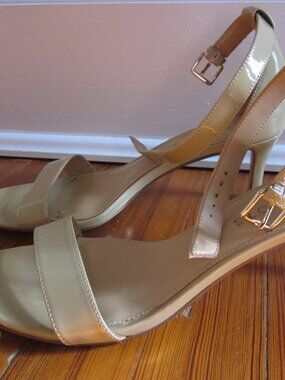 Talbots Trulli Nude Patent Leather Ankle Strap Kitten Heels Sandals